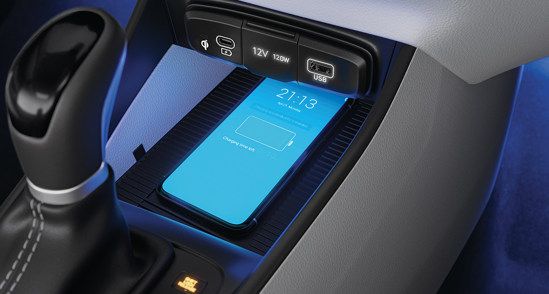 The new Hyundai i20 comes with the convenience of wireless phone charging so that your phone never runs out of battery while travelling.