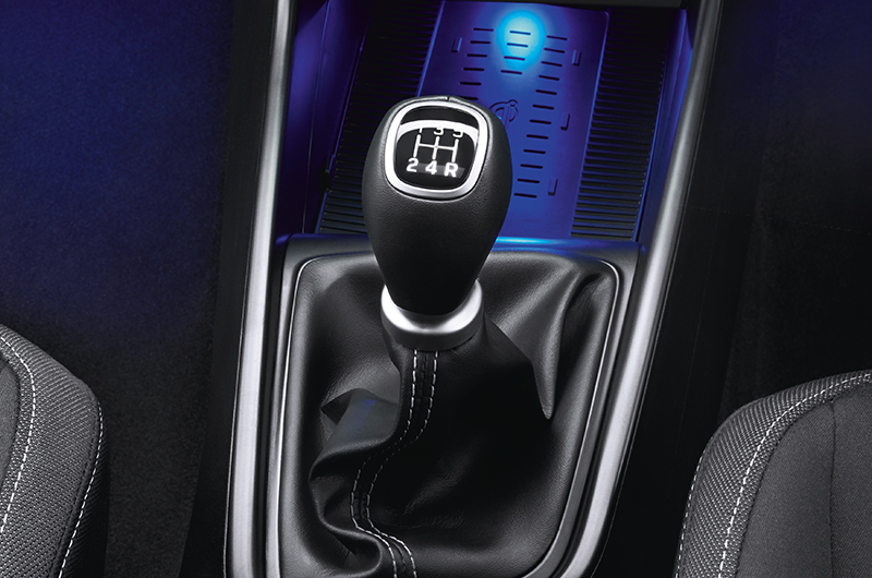 Experience smoother performance with all - new i20 Manual transmission (MT).
Intelligent Manual Transmission (iMT) offers a clutch pedal free drive for a thrilling driving experience