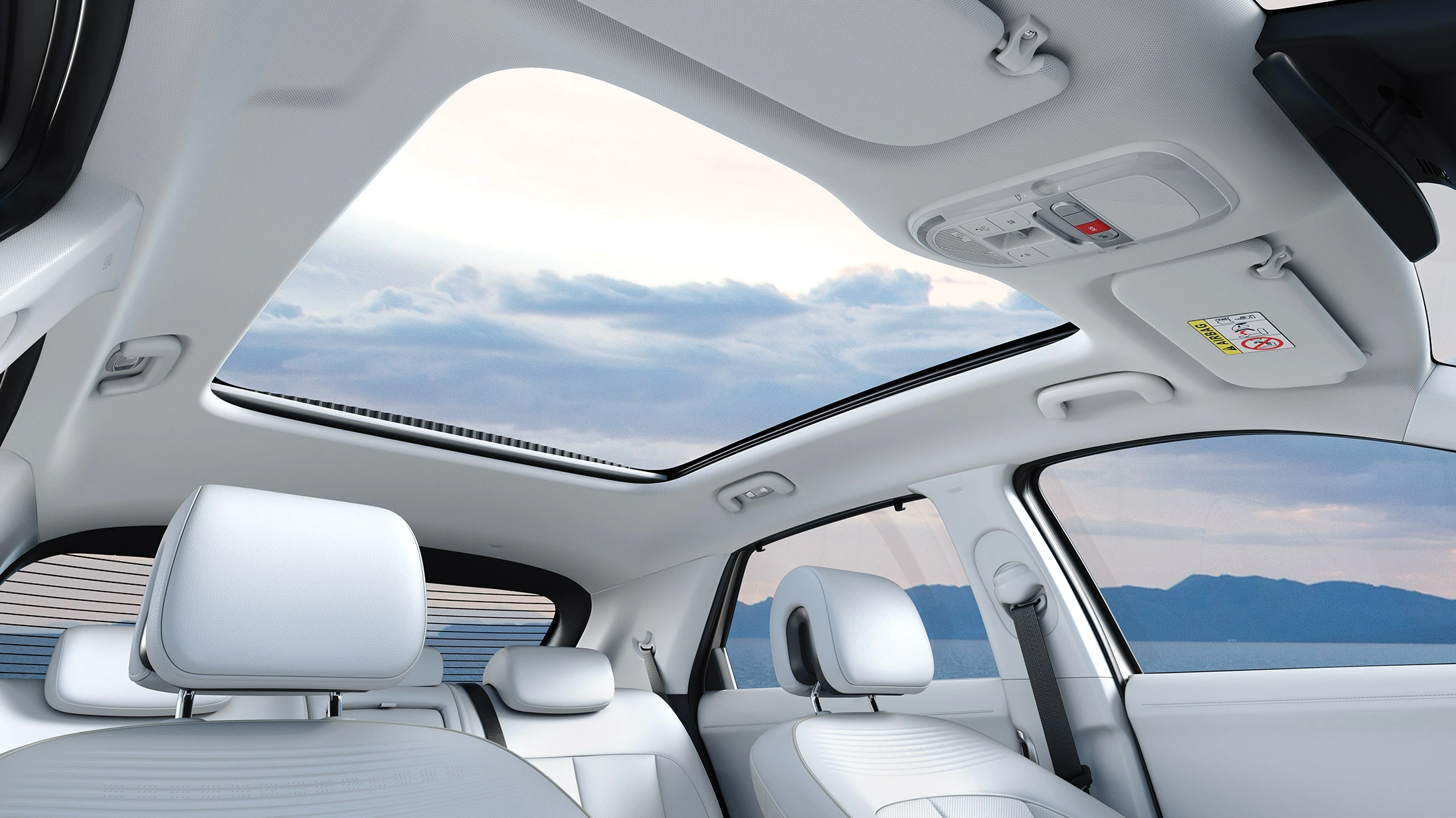 The vision roof of IONIQ 5 provides the interior with a greater sense of openness.
