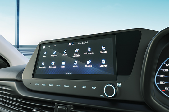 26.03cm HD touchscreen infotainment with Blue Link comes equipped with on board Navigation, Smartphone connectivity-Apple carplay & Android auto