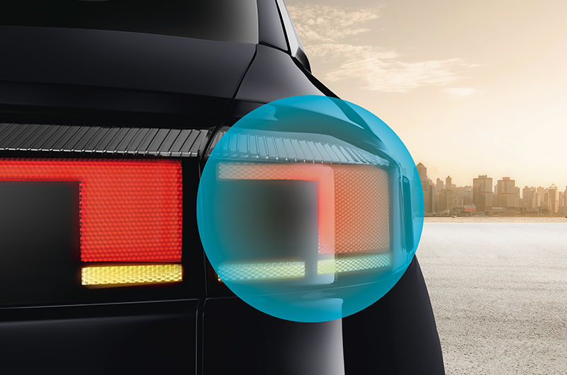 Burglar alarm warns in case of car theft attempt