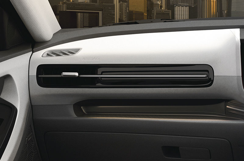 The spacious glove box keeps your beverages and eatables cool and fresh, even during adverse climatic conditions