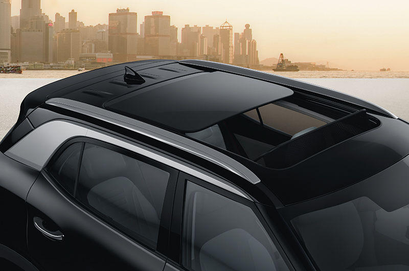 Voice-enabled-smart-panoramic-sunroof